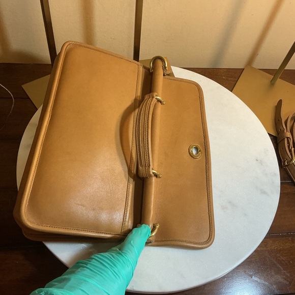 Coach VTG HTF BUTTERSCOTCH WILLIS CITY Bag - Picture 11 of 16